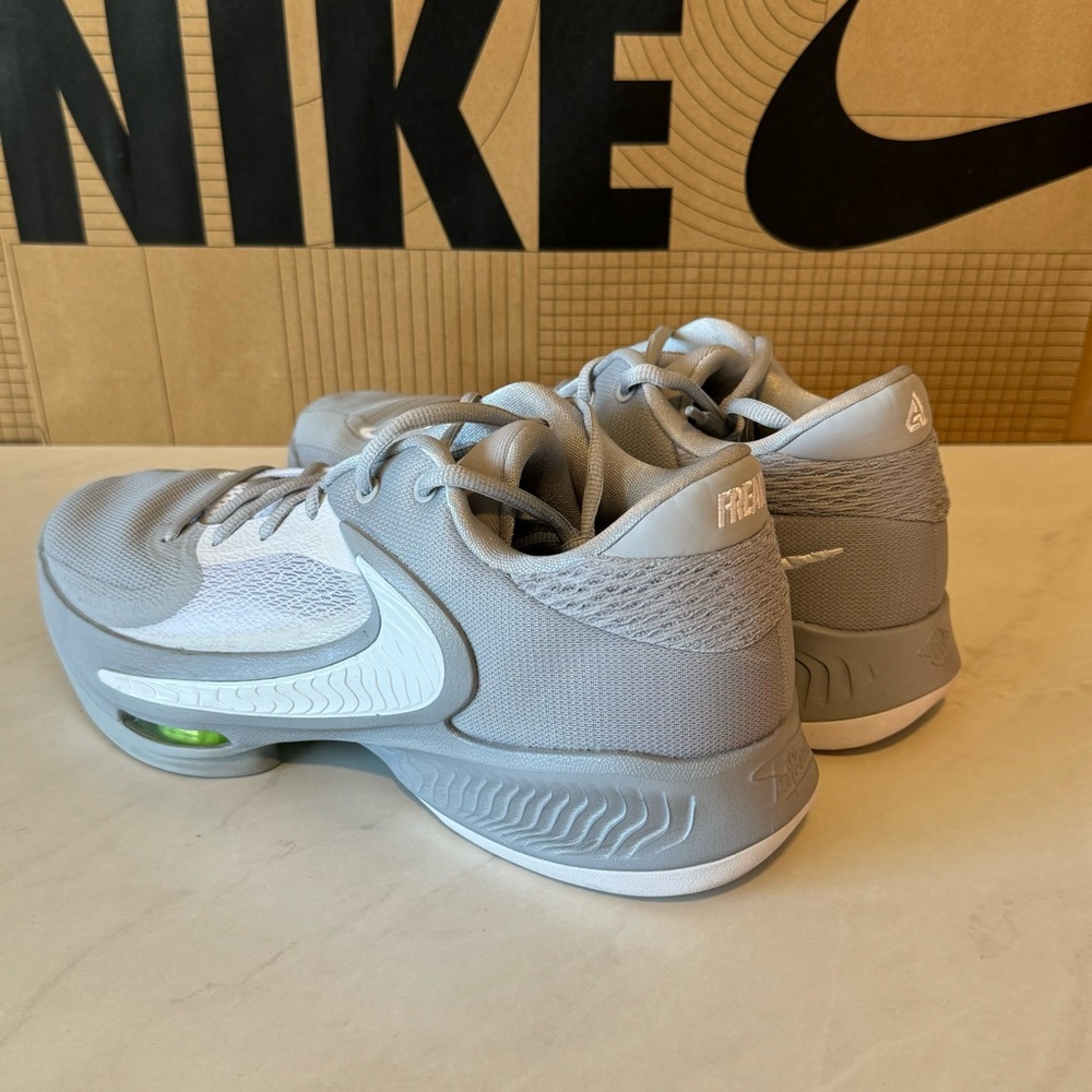 Final Sale!!!  🌺 NIKE 🌺 Nike Zoom Freak 4 TB 👟 - Picture 5 of 10